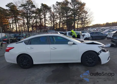 2016 Nissan Altima 2.5/2.5 S/2.5 Sl/2.5 Sr/2.5 Sv из США, поврежденный, VIN 1N4AL3AP7GC186370